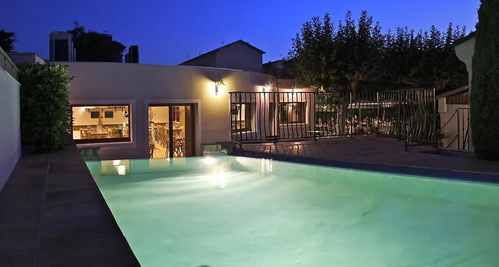 Hotel Logis Le Nouvel à Portes-lès-Valence