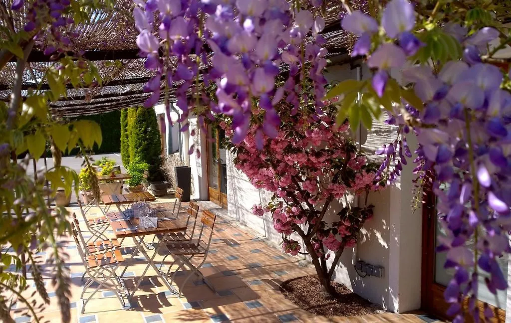 Hotel Logis Le Nouvel à Portes-lès-Valence